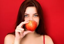 ¿Por qué Comer una Manzana por la Noche?